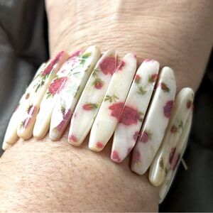 Mother of Pearl shell bracelet